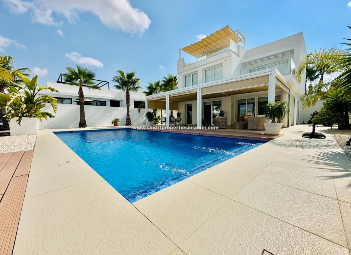 Resale - Detached Villa - La Marina - Urbanización La Marina
