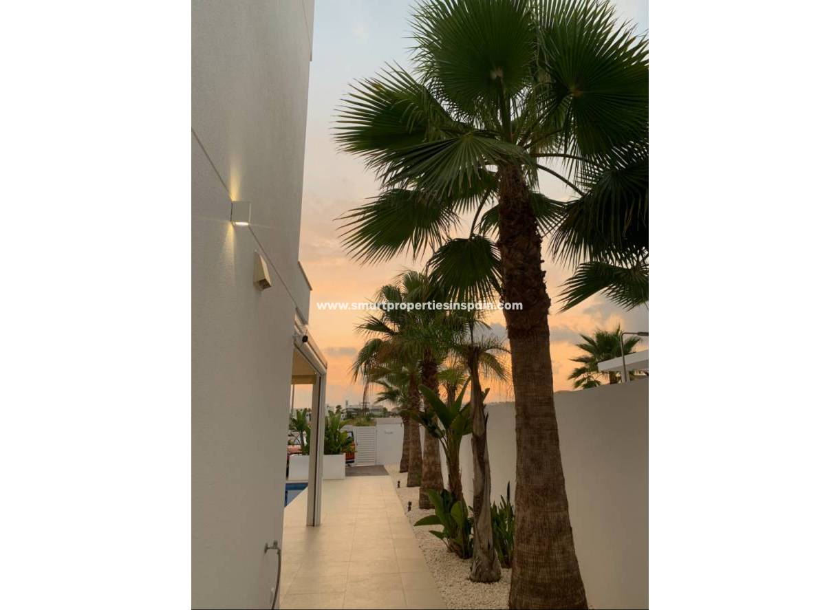 Resale - Detached Villa - La Marina - Urbanización La Marina