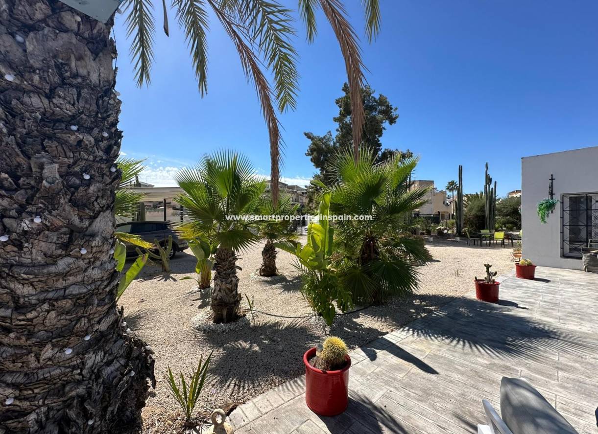 Resale - Detached Villa - La Marina - Urbanización La Marina