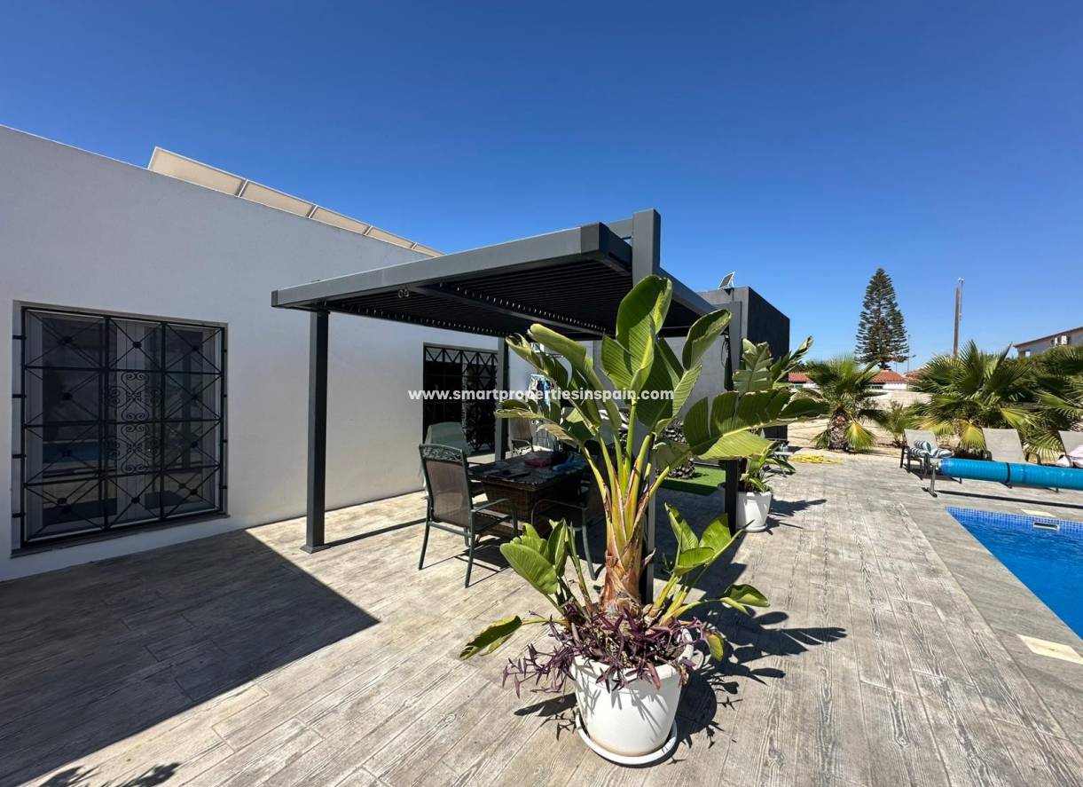 Resale - Detached Villa - La Marina - Urbanización La Marina