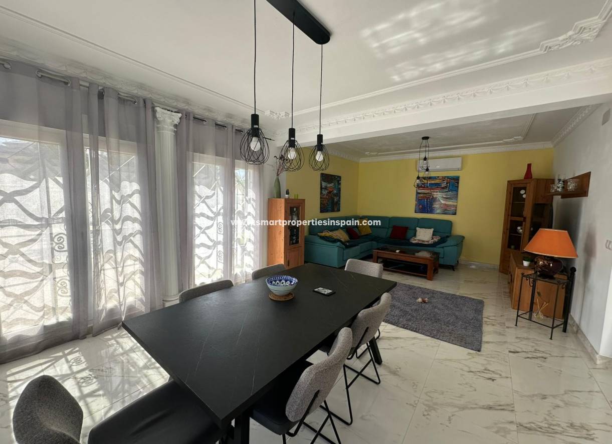 Resale - Detached Villa - La Marina - Urbanización La Marina