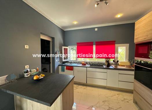 Resale - Detached Villa - La Marina - Urbanización La Marina