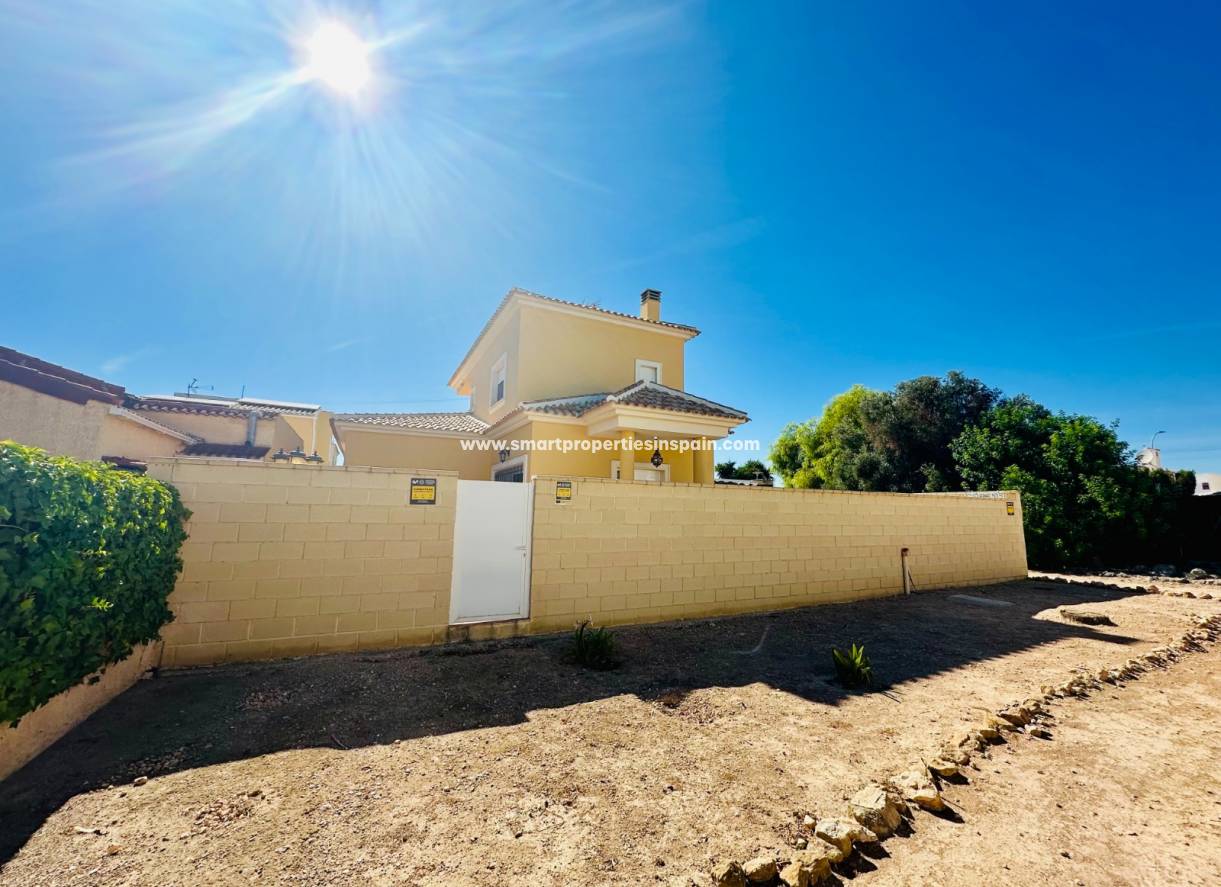Resale - Detached Villa - La Marina - Urbanización La Marina
