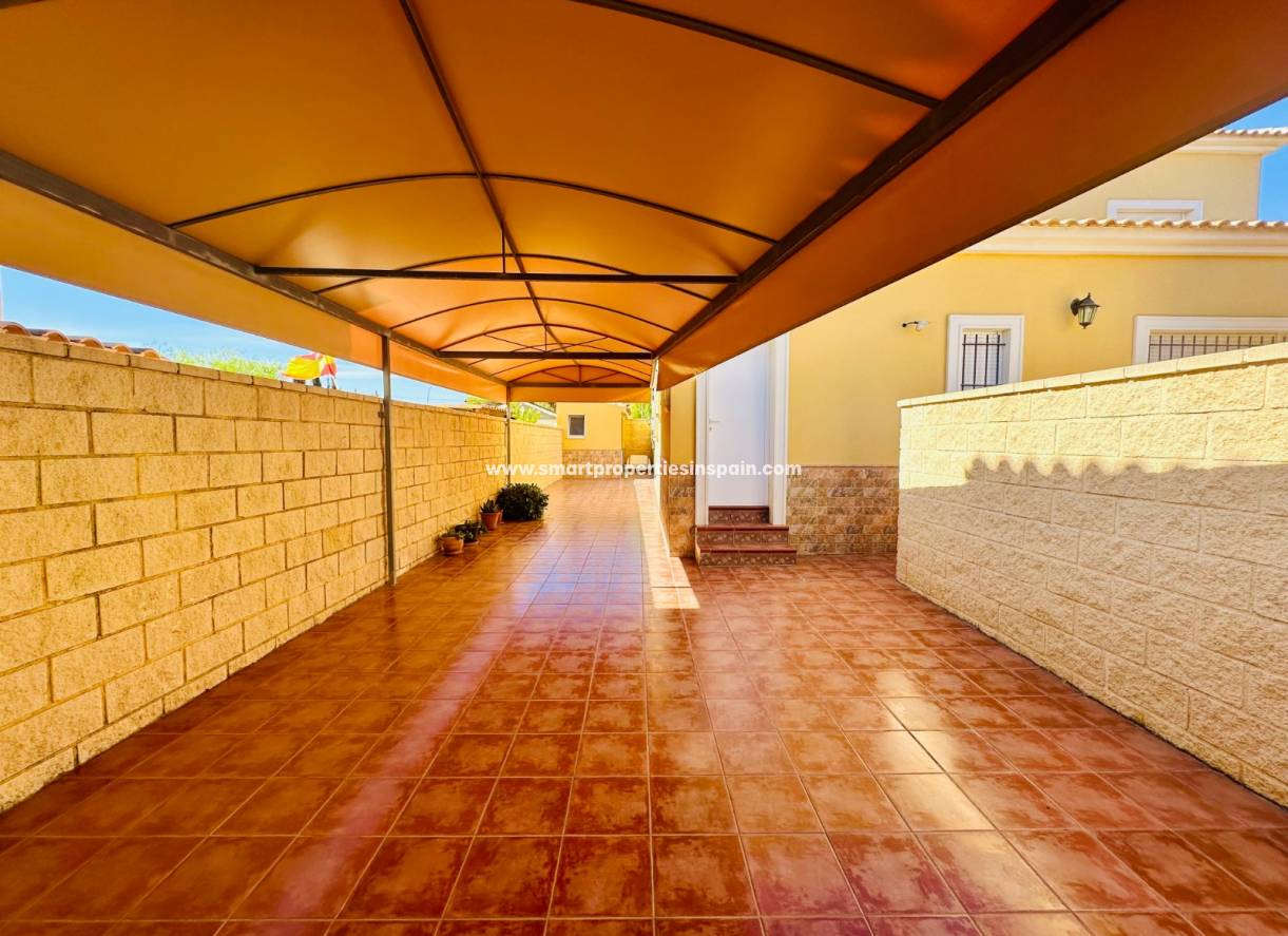 Resale - Detached Villa - La Marina - Urbanización La Marina