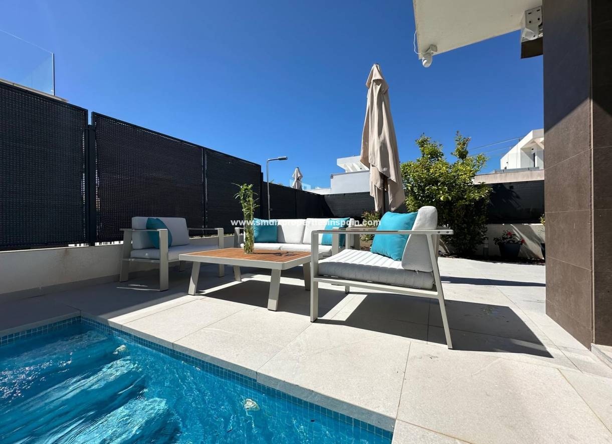 Resale - Detached Villa - La Marina - Urbanización La Marina