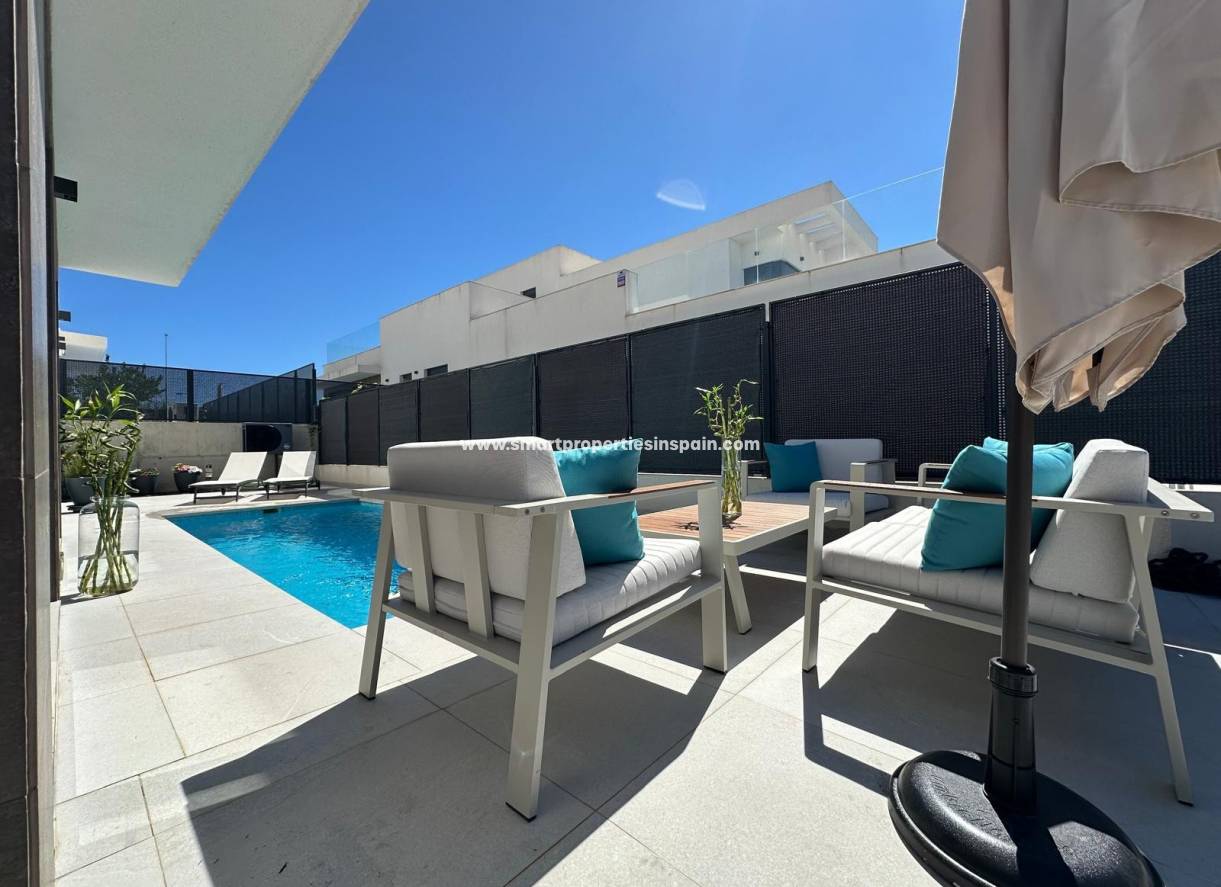 Resale - Detached Villa - La Marina - Urbanización La Marina