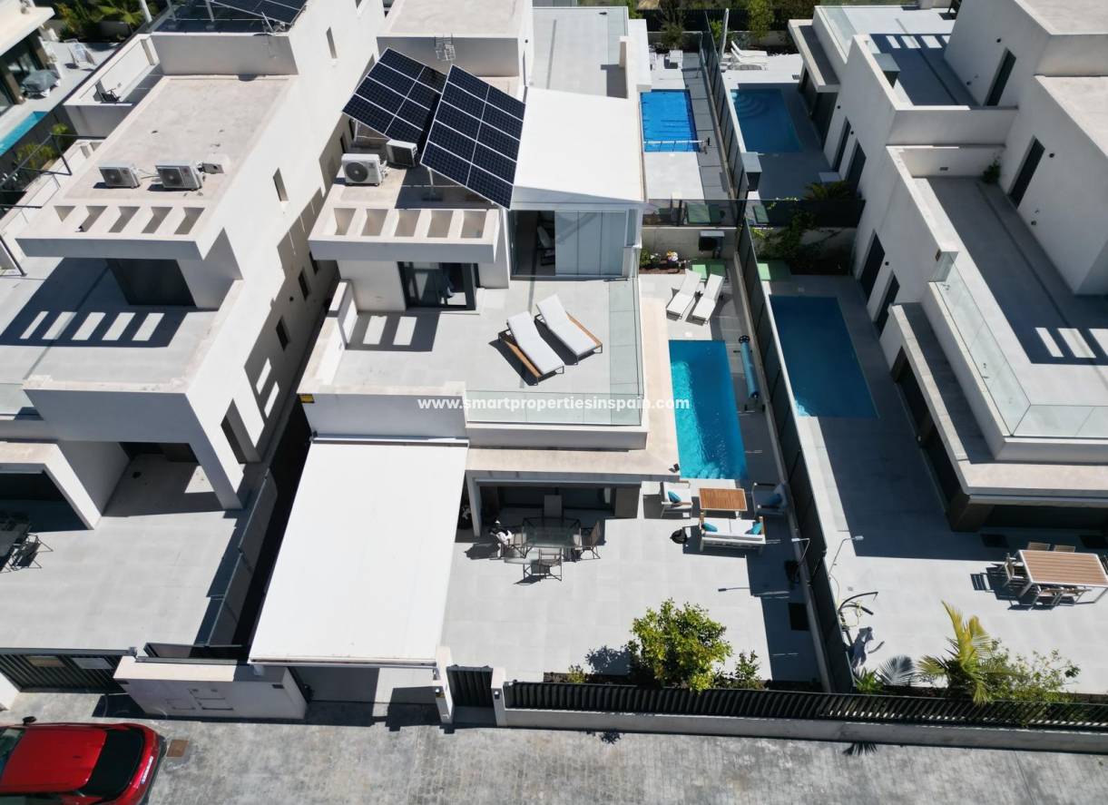 Resale - Detached Villa - La Marina - Urbanización La Marina