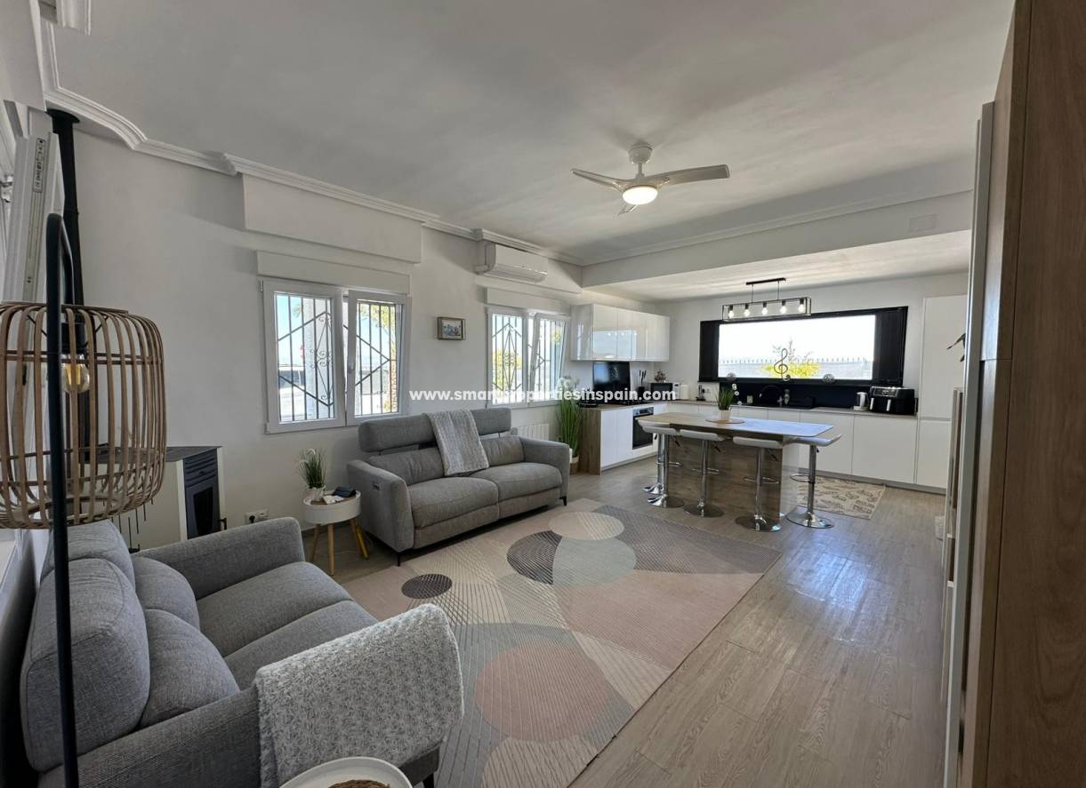 Resale - Detached Villa - La Marina - Urbanización La Marina