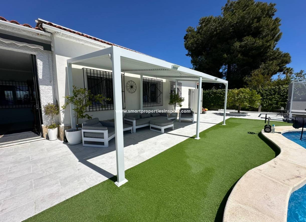 Resale - Detached Villa - La Marina - Urbanización La Marina