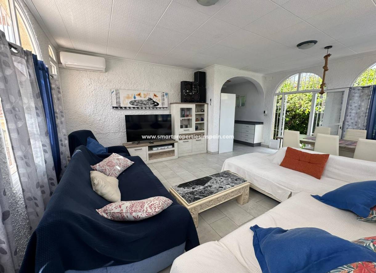 Resale - Detached Villa - La Marina - Urbanización La Marina