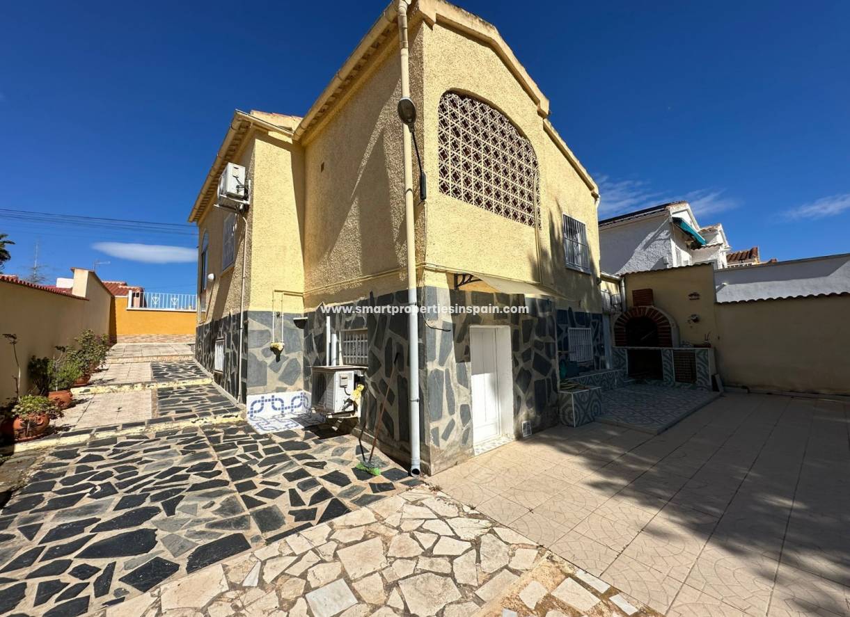 Resale - Detached Villa - La Marina - Urbanización La Marina