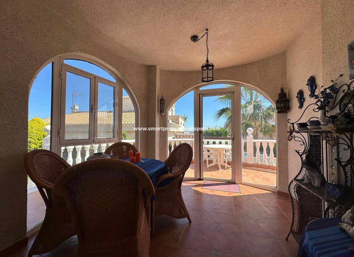 Resale - Detached Villa - La Marina - Urbanización La Marina