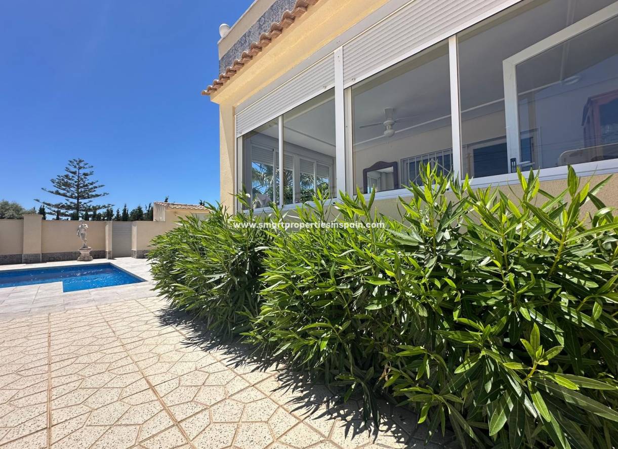 Resale - Detached Villa - La Marina - Urbanización La Marina