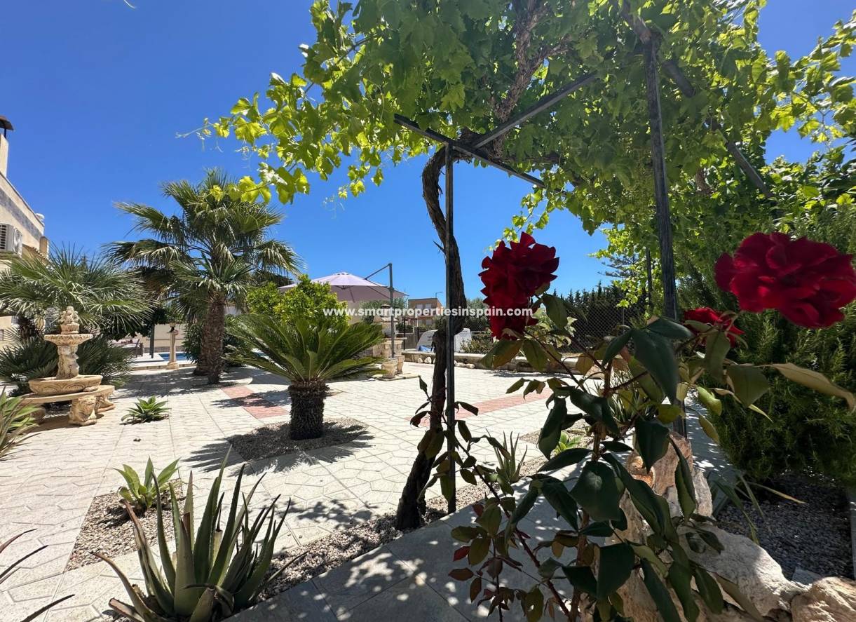 Resale - Detached Villa - La Marina - Urbanización La Marina