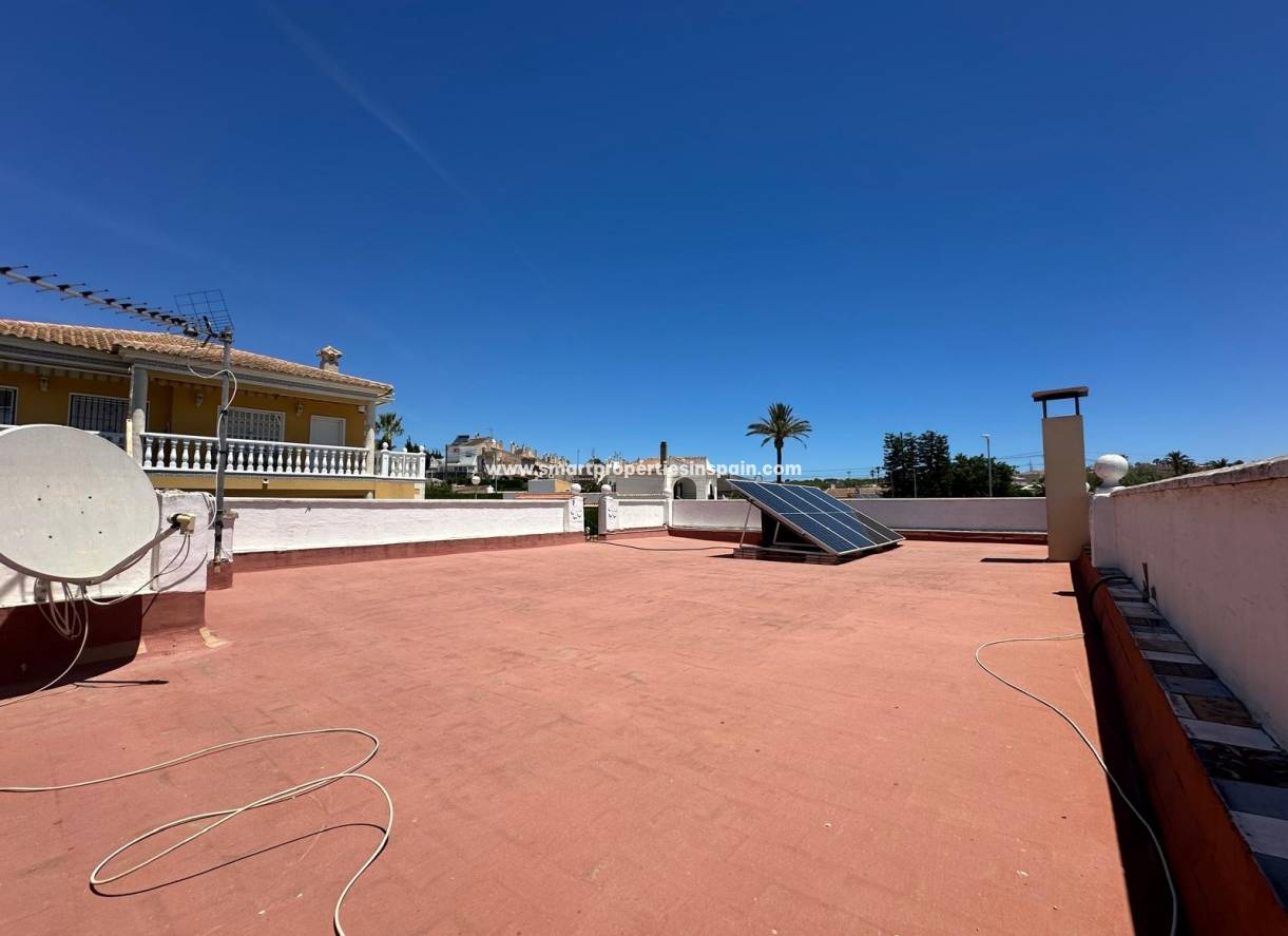 Resale - Detached Villa - La Marina - Urbanización La Marina