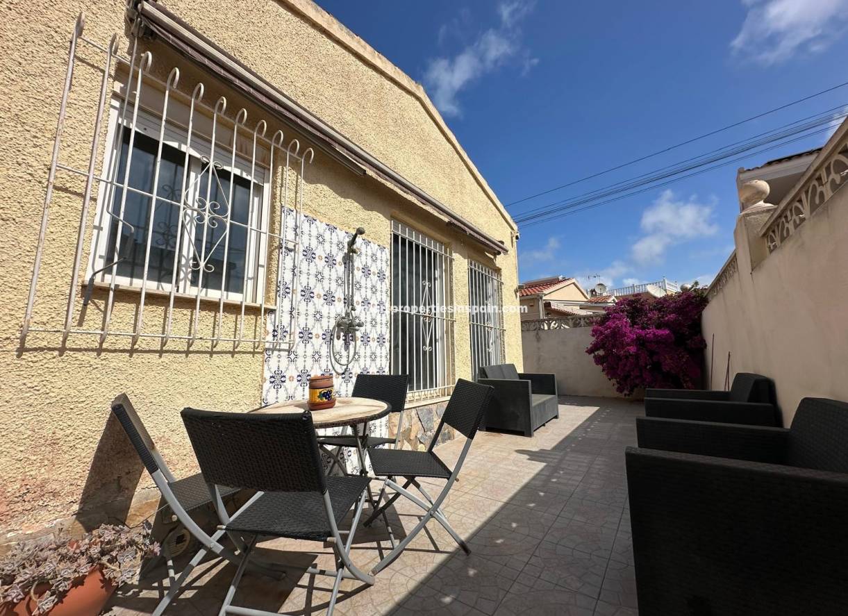 Resale - Detached Villa - La Marina - Urbanización La Marina