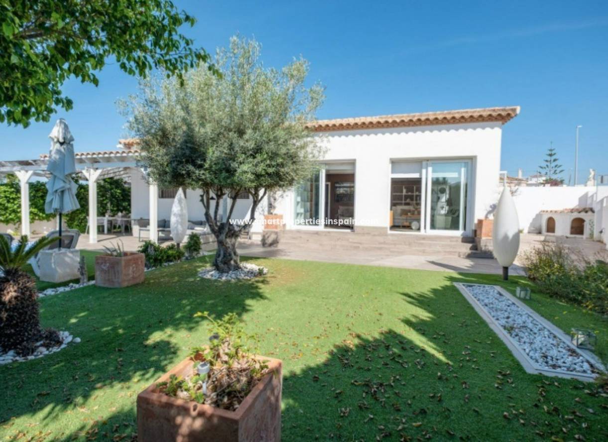 Resale - Detached Villa - La Marina - Urbanización La Marina