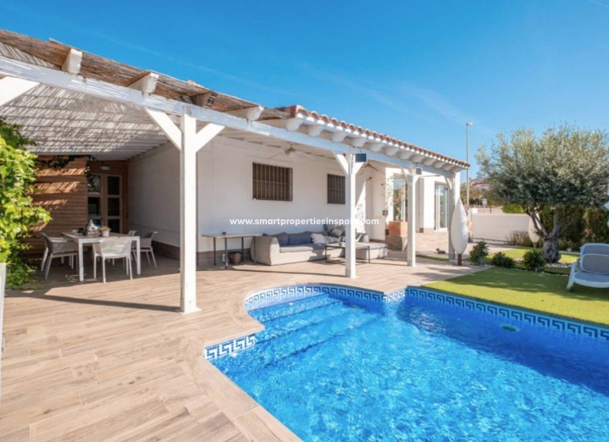 Resale - Detached Villa - La Marina - Urbanización La Marina