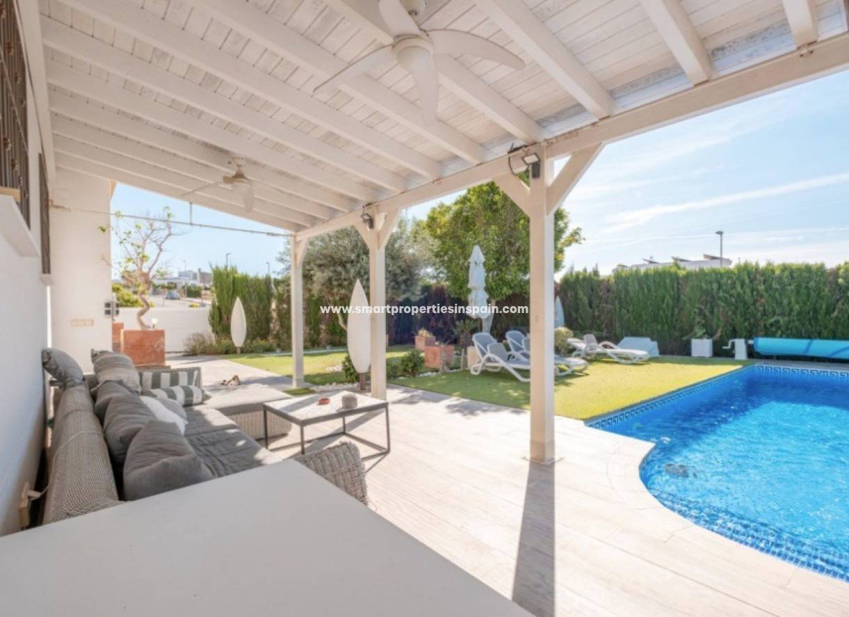 Resale - Detached Villa - La Marina - Urbanización La Marina