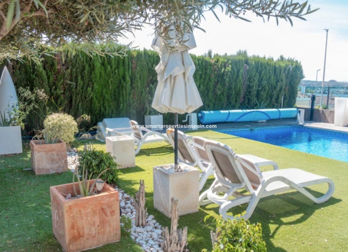 Resale - Detached Villa - La Marina - Urbanización La Marina