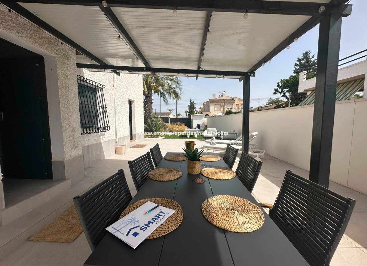 Resale - Detached Villa - La Marina - Urbanización La Marina