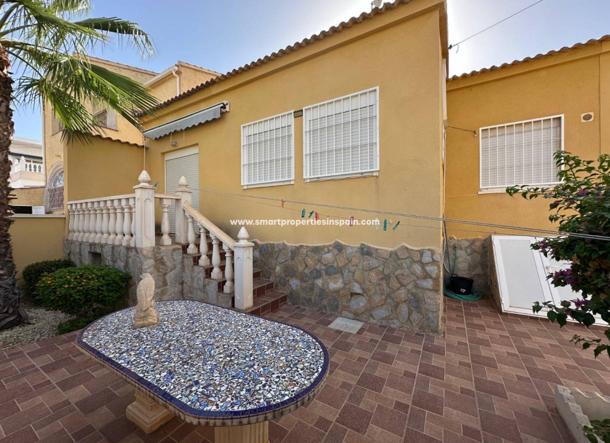 Resale - Detached Villa - La Marina - Urbanización La Marina