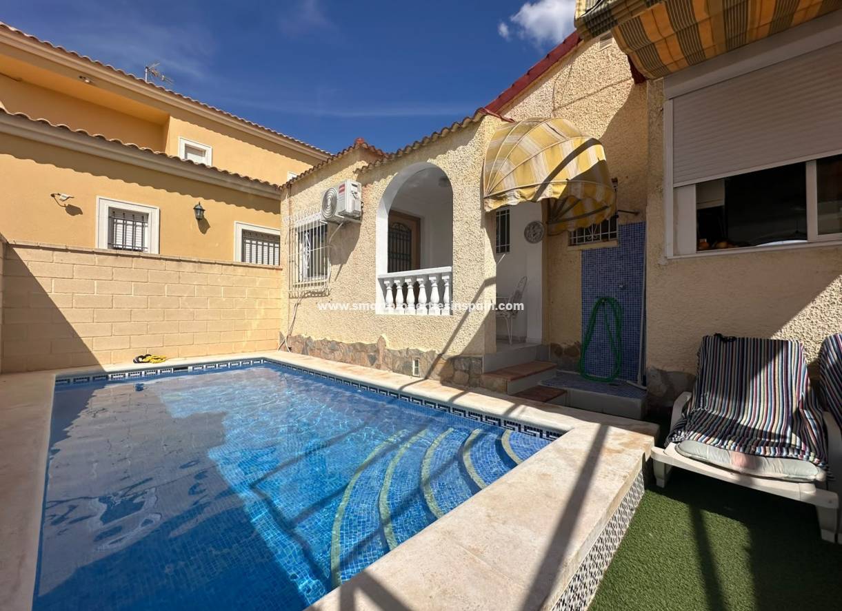 Resale - Detached Villa - La Marina - Urbanización La Marina