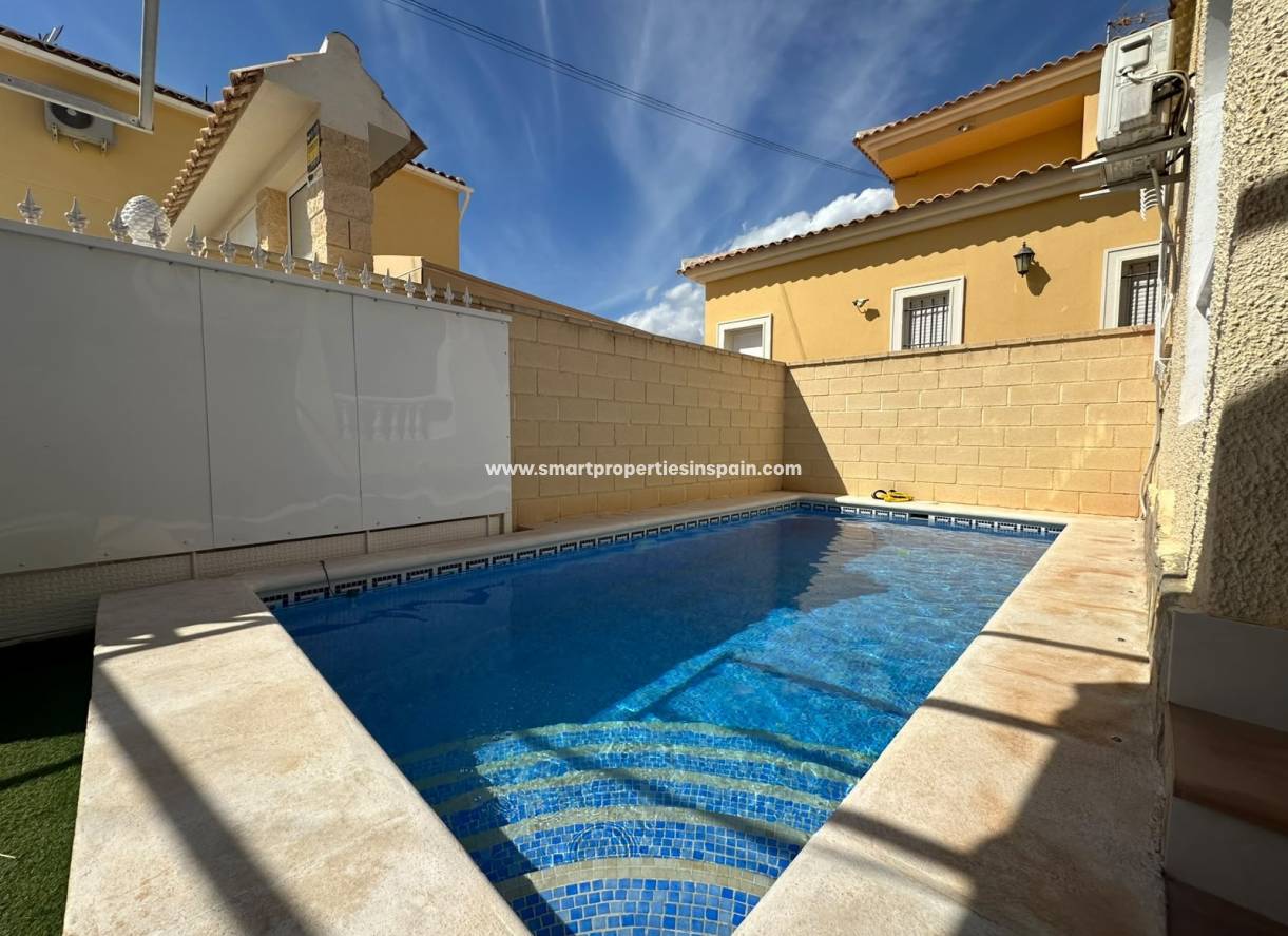 Resale - Detached Villa - La Marina - Urbanización La Marina