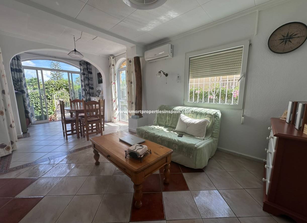 Resale - Detached Villa - La Marina - Urbanización La Marina