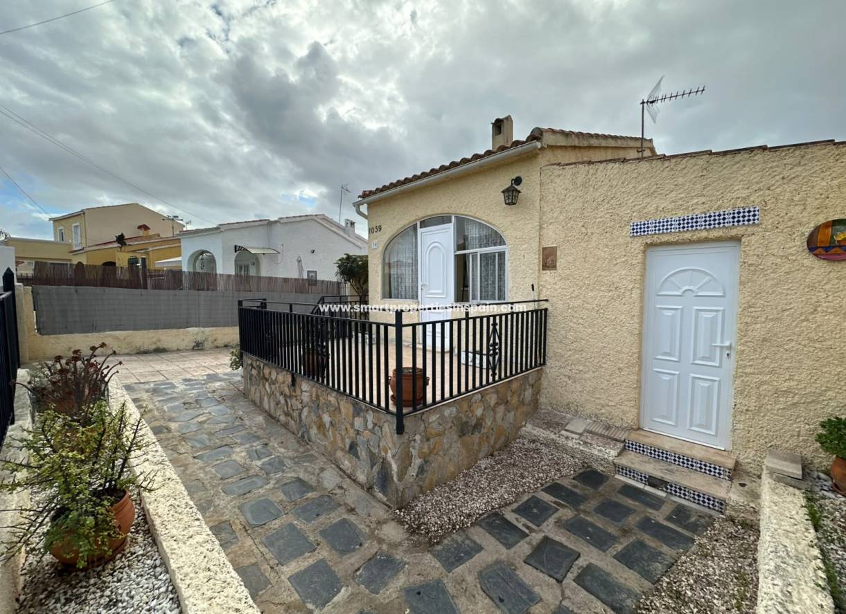Resale - Detached Villa - La Marina - Urbanización La Marina