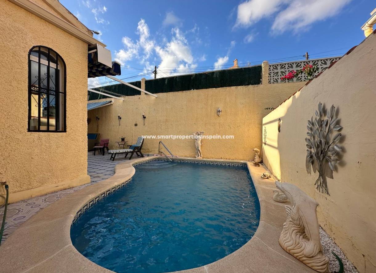 Resale - Detached Villa - La Marina - Urbanización La Marina