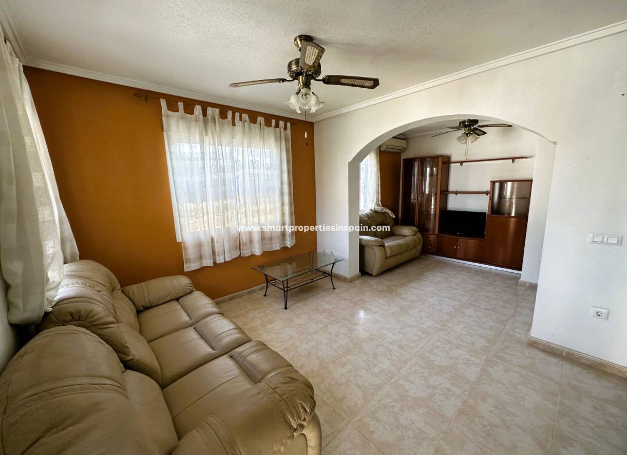 Resale - Semi Detached Villa - La Marina - Urbanizacion la marina