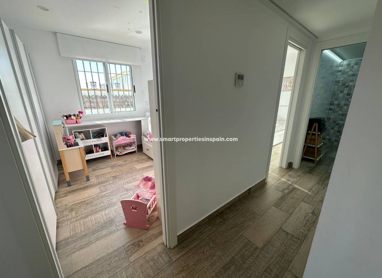 Resale - Semi Detached Villa - La Marina - Urbanización La Marina