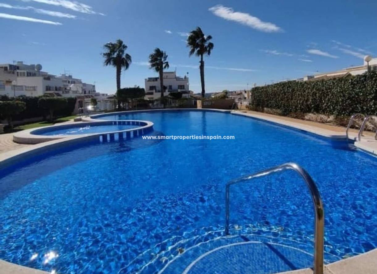 Resale - Semi Detached Villa - La Marina - Urbanización La Marina