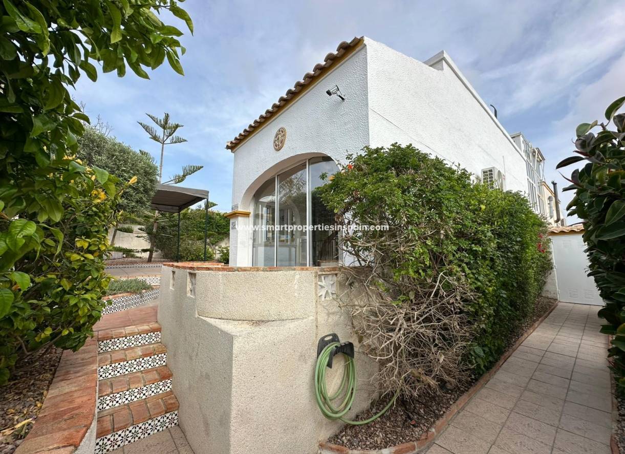 Resale - Semi Detached Villa - La Marina - Urbanización La Marina