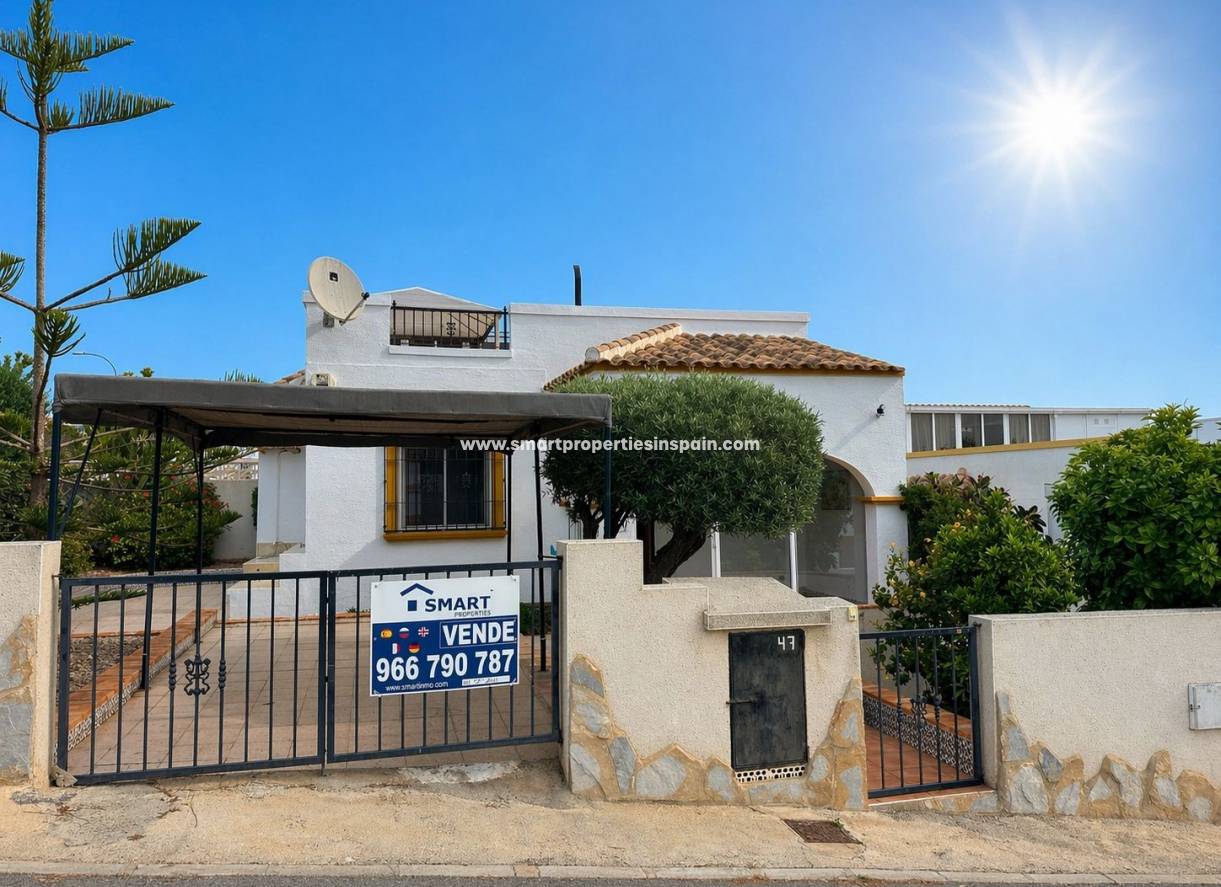 Resale - Semi Detached Villa - La Marina - Urbanización La Marina