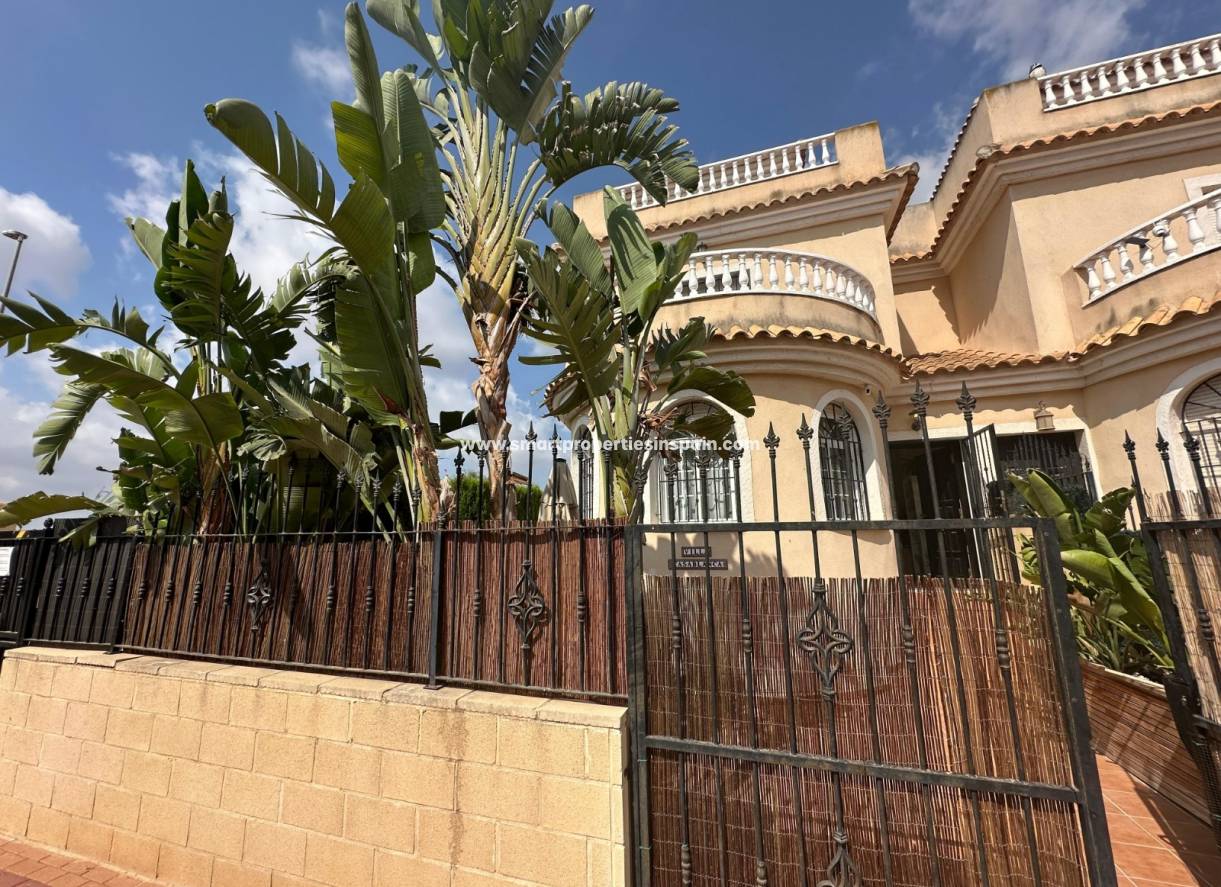 Resale - Semi Detached Villa - La Marina - Urbanización La Marina