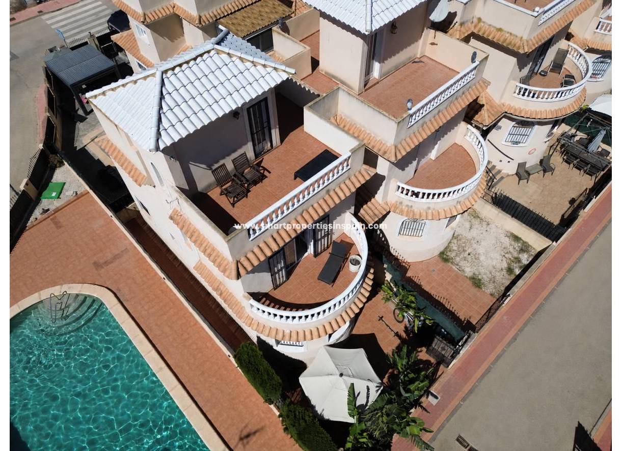 Resale - Semi Detached Villa - La Marina - Urbanización La Marina