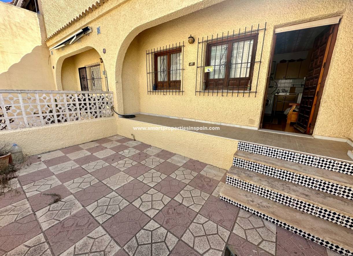Resale - Town House - La Marina - Urbanización La Marina
