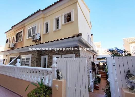 Resale - Townhouse - Guardamar  - Urb. Campomar Playa