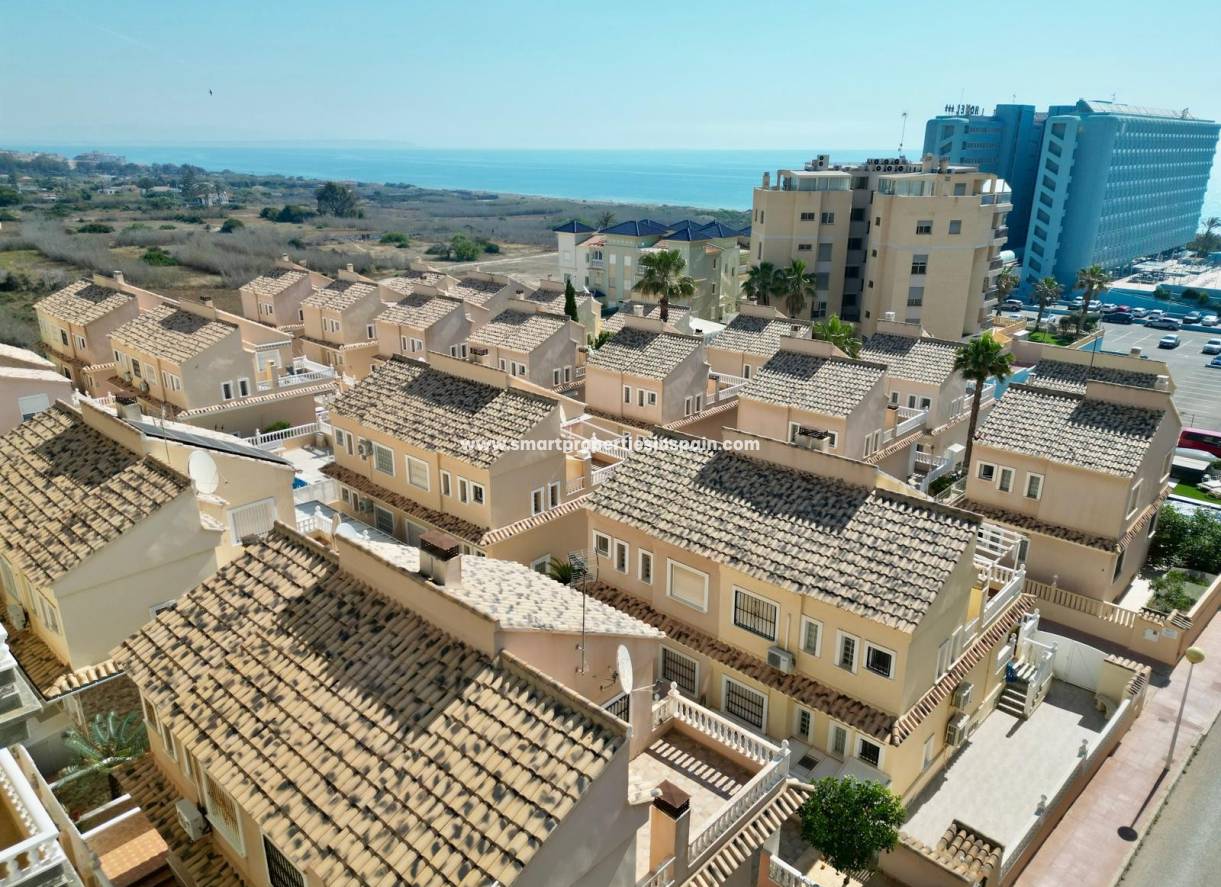Resale - Townhouse - Guardamar  - Urb. Campomar Playa