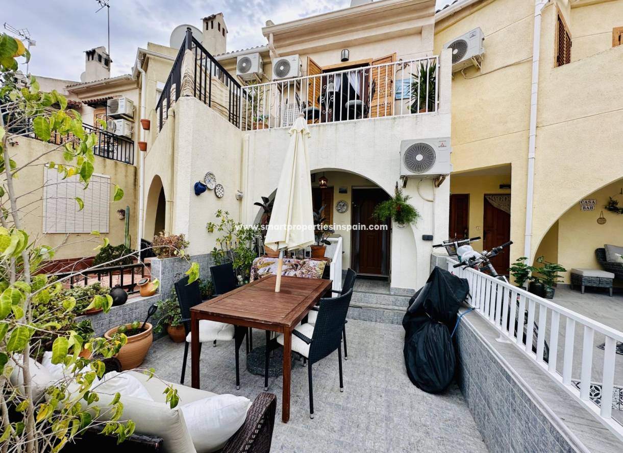 Resale - Townhouse - La Marina - La Marina Village