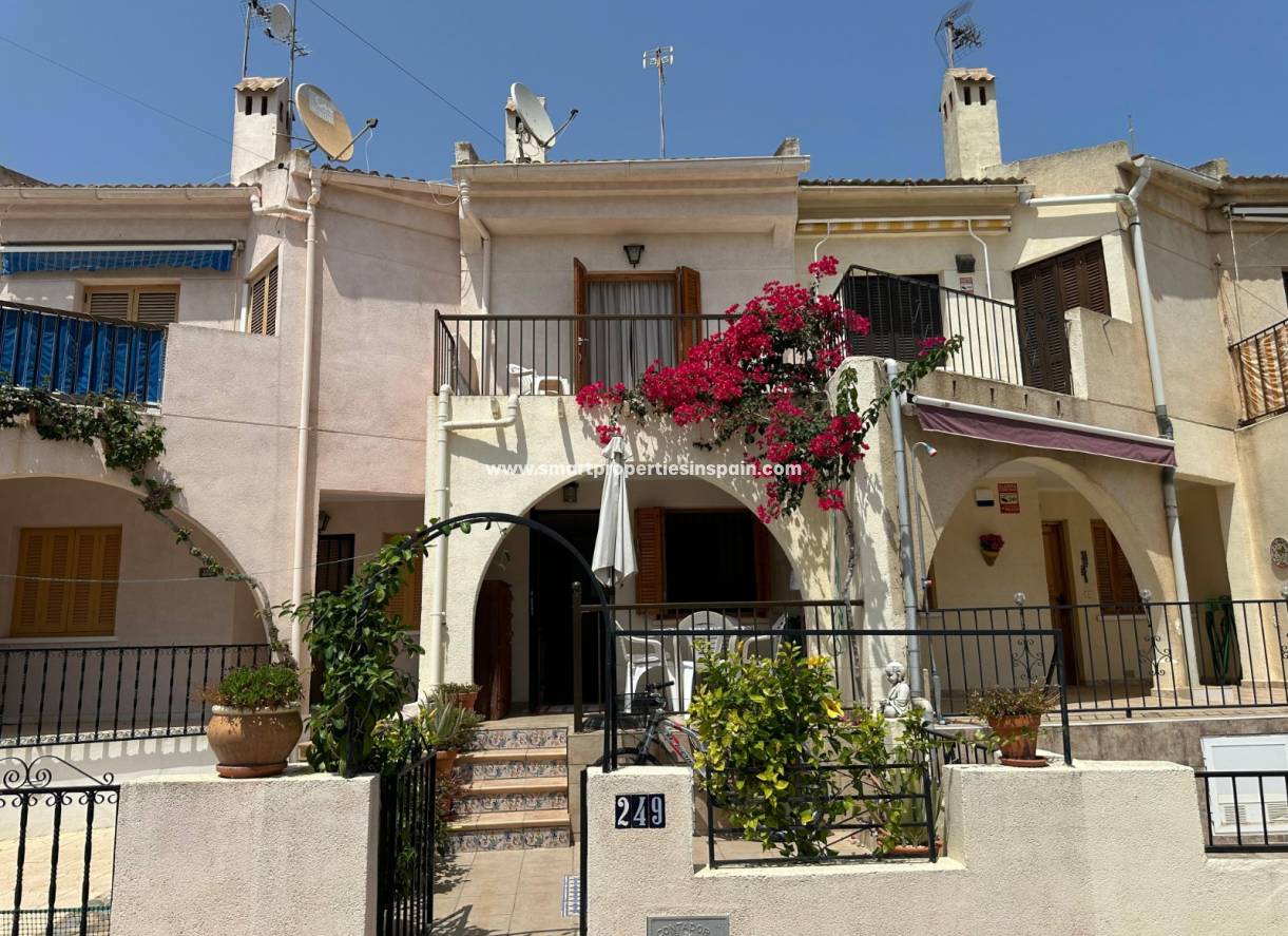 Resale - Townhouse - La Marina - La Marina Village