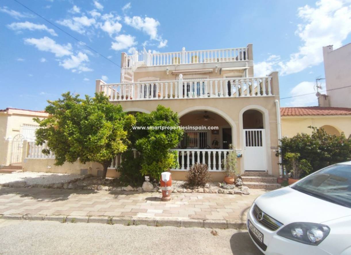 Resale - Townhouse - La Marina - Urbanización La Marina