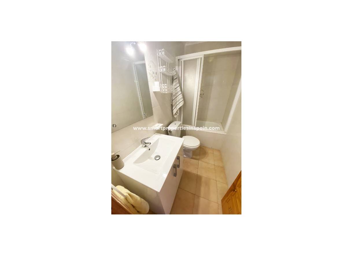 Resale - Townhouse - La Marina - Urbanización La Marina