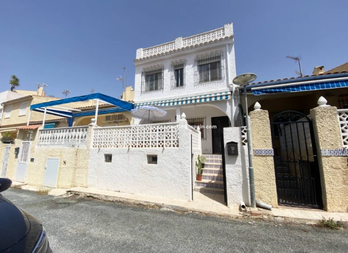Resale - Townhouse - La Marina - Urbanización La Marina