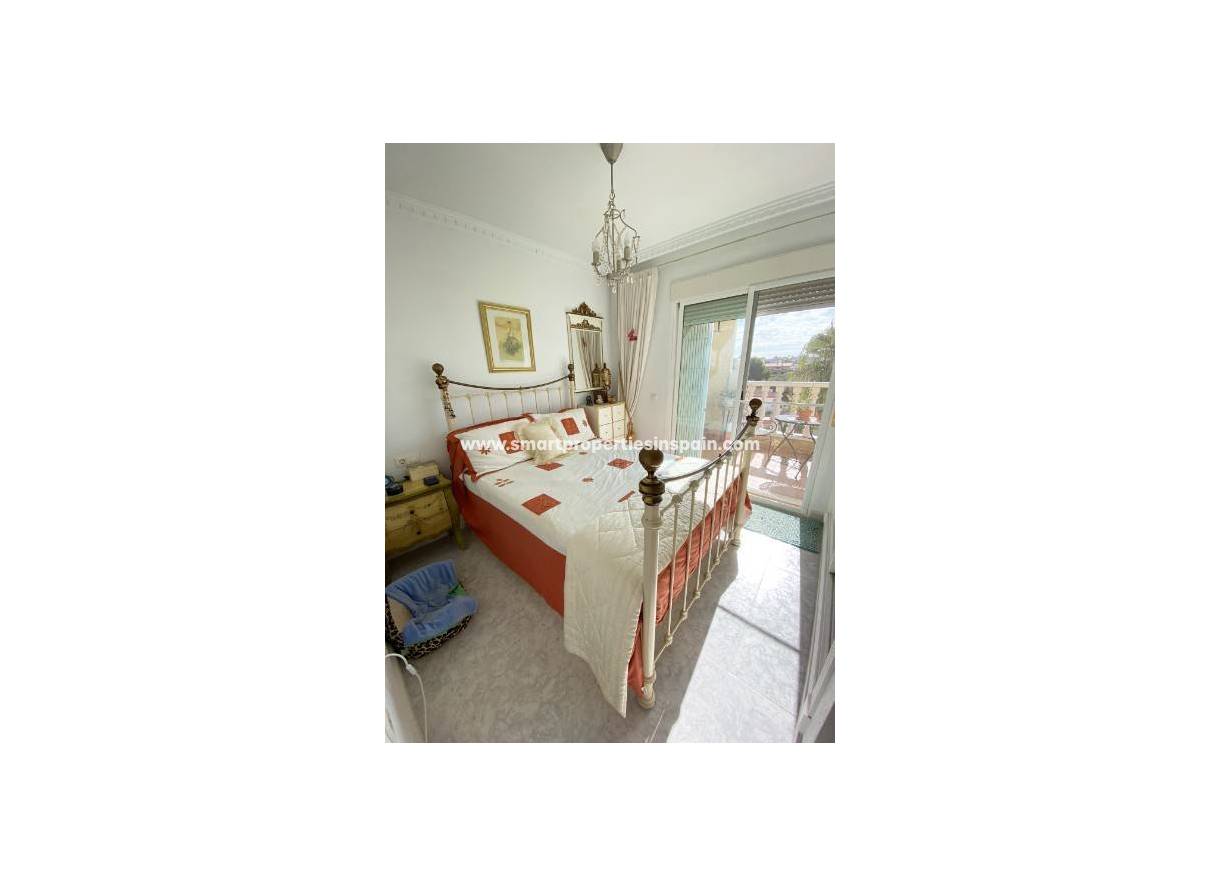 Resale - Townhouse - La Marina - Urbanización La Marina