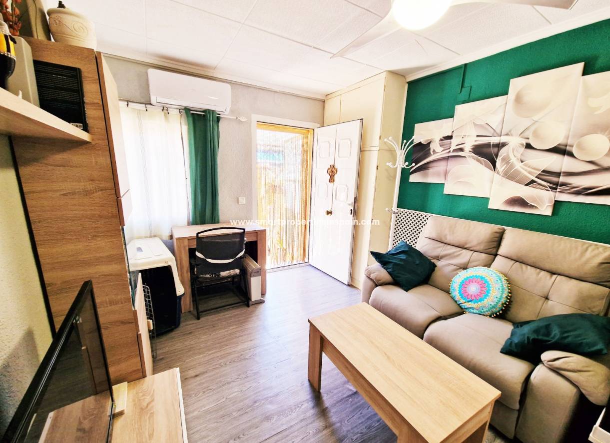 Resale - Townhouse - La Marina - Urbanización La Marina