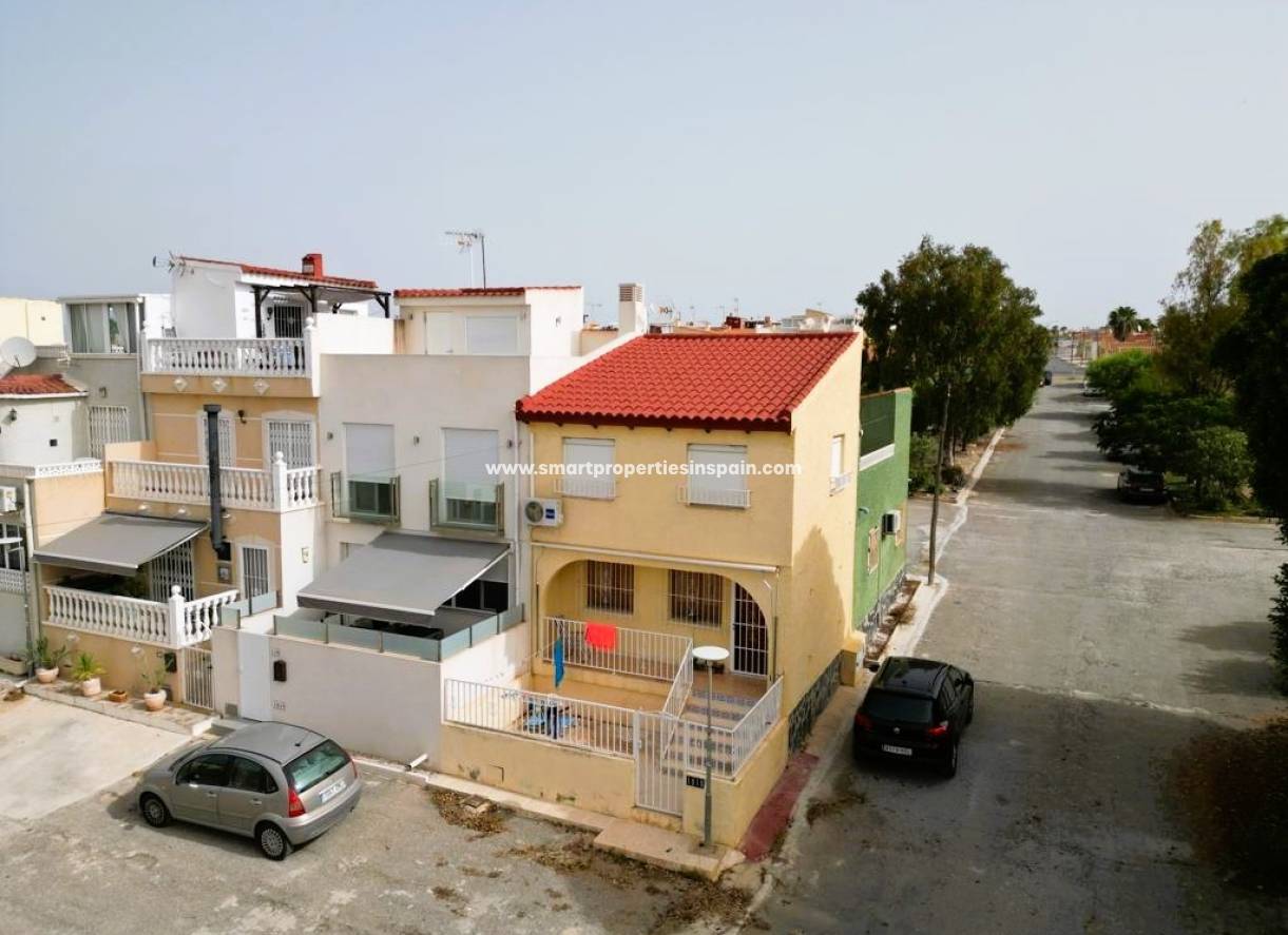 Resale - Townhouse - La Marina - Urbanización La Marina