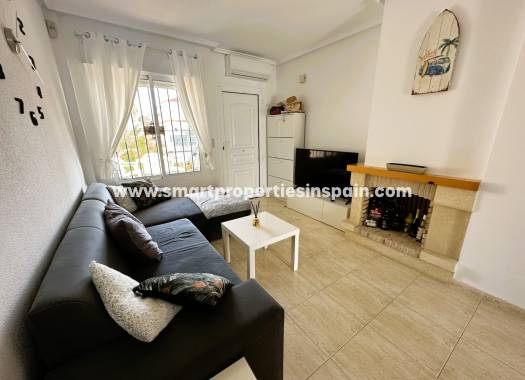 Resale - Townhouse - La Marina - Urbanización La Marina